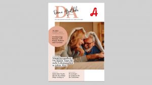 Titelseite einer deutschen Gesundheitszeitschrift mit der Laurentius Apotheke Imst / Arzl im Pitztal und lächelnden Senioren.